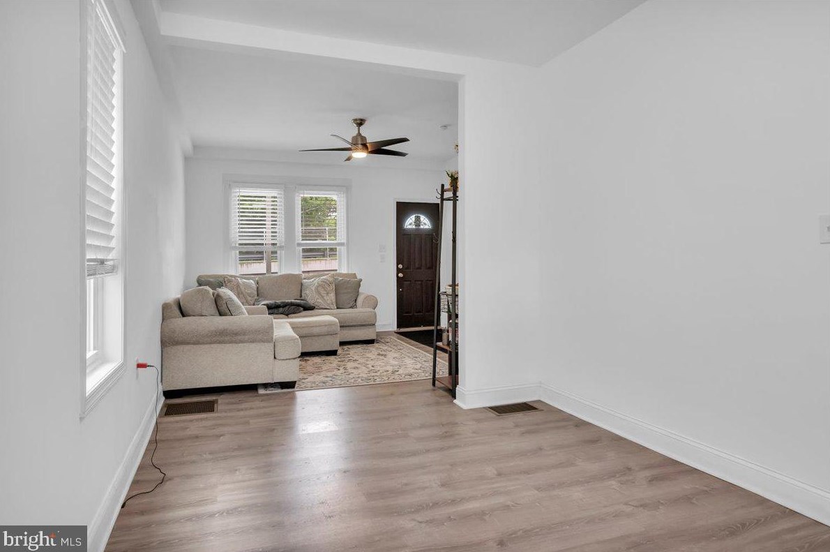 11 Atlantic, Camden NJ 08104-1204 exterior