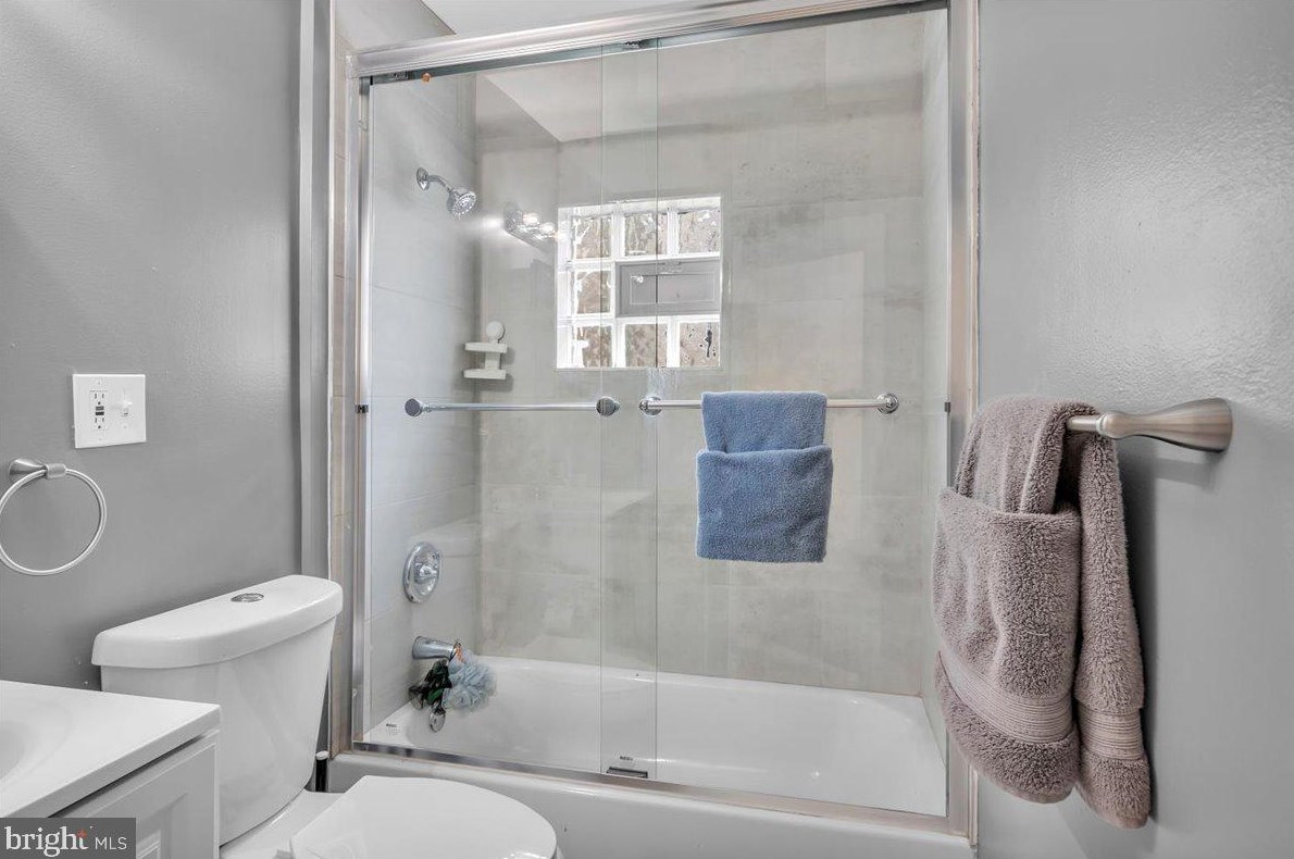 11 Atlantic, Camden NJ 08104-1204 exterior