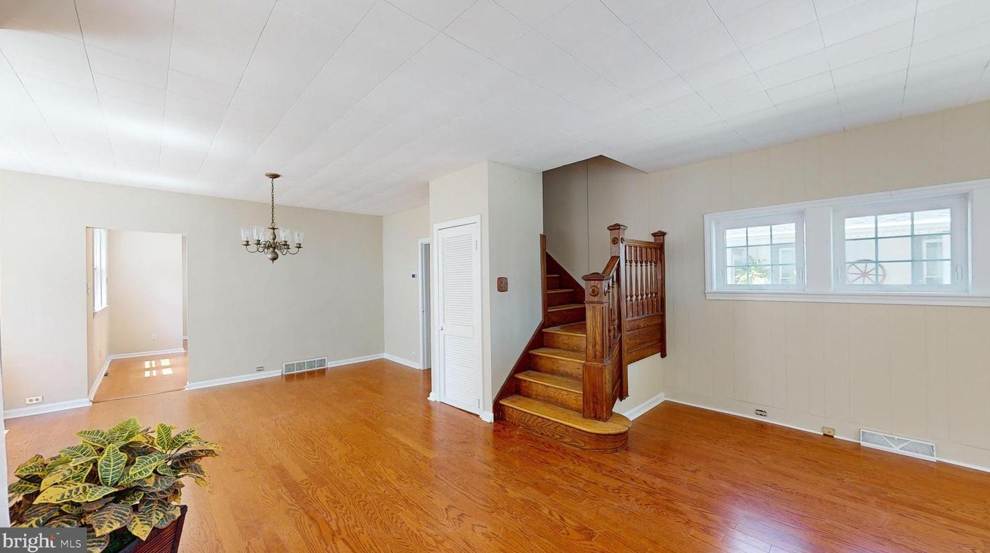 154 Oakland Ave, Camden NJ 08107-1211 exterior