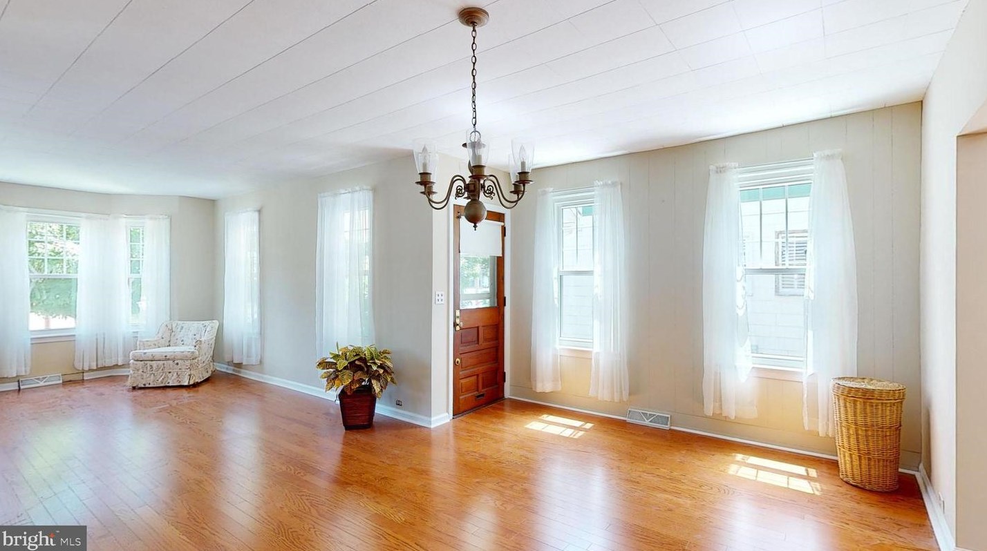 154 Oakland Ave, Camden NJ 08107-1211 exterior