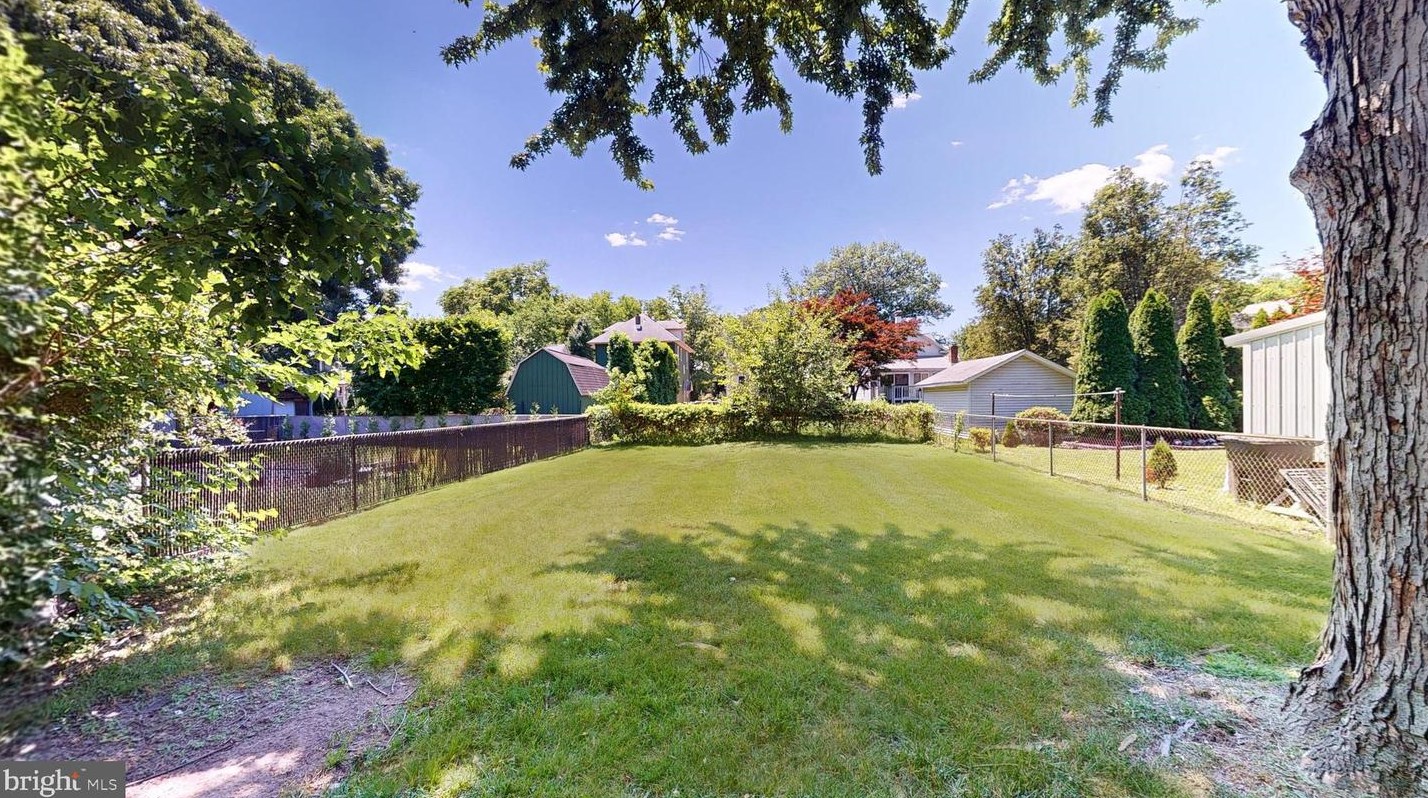 154 Oakland Ave, Camden NJ 08107-1211 exterior