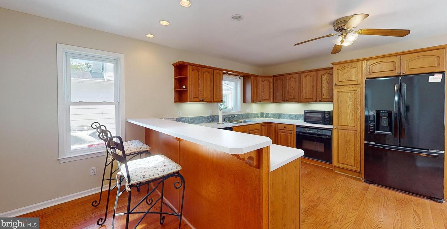 154 Oakland Ave, Camden NJ 08107-1211 exterior