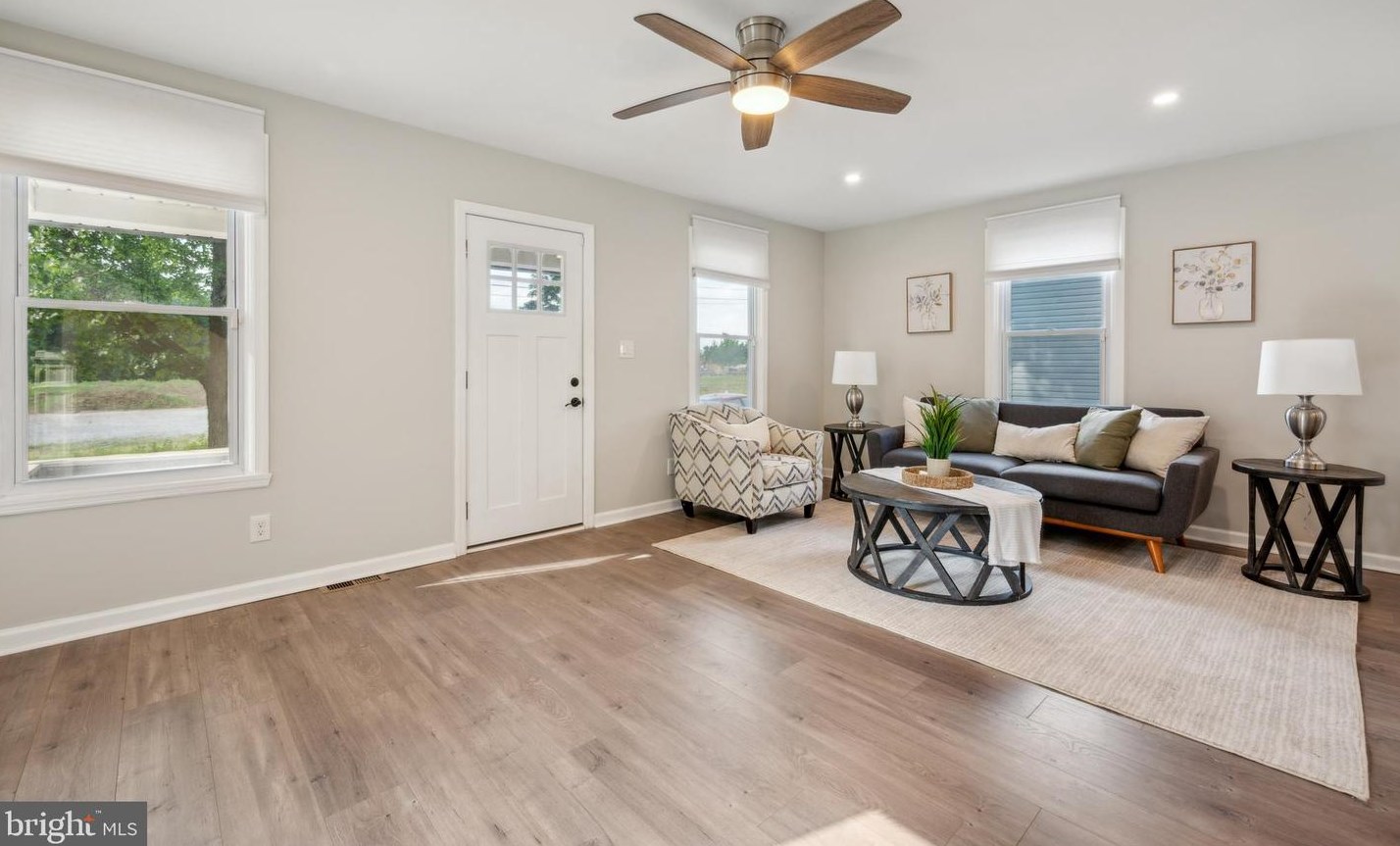 459 Cv Rd, Camden NJ 08110-3512 exterior