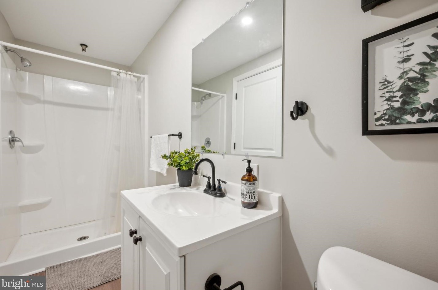 459 Cv Rd, Camden NJ 08110-3512 exterior