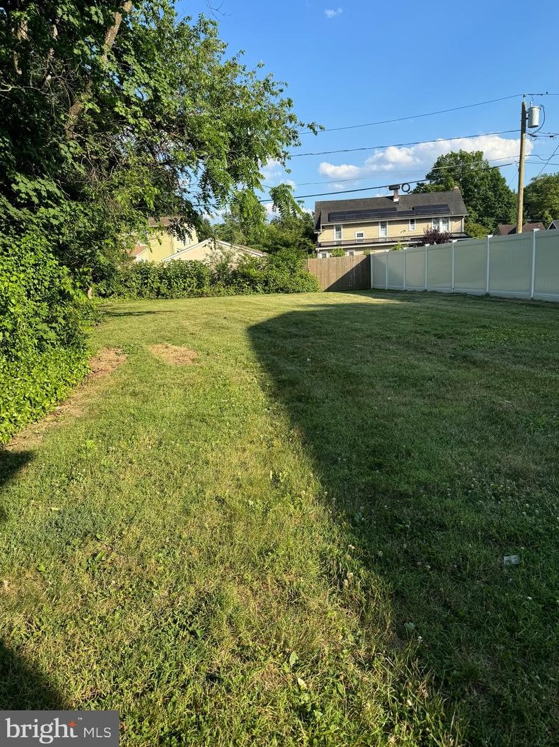 230 Spruce St, Camden NJ  08106-1620 exterior