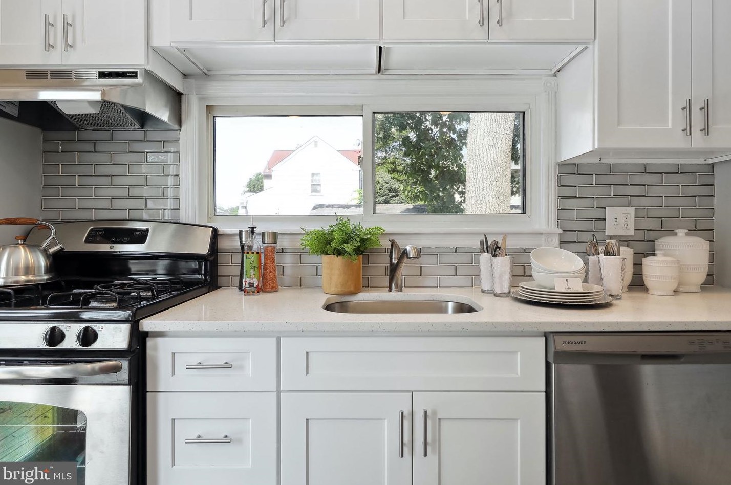 5520 Russell Ave, Camden NJ 08109-1346 exterior