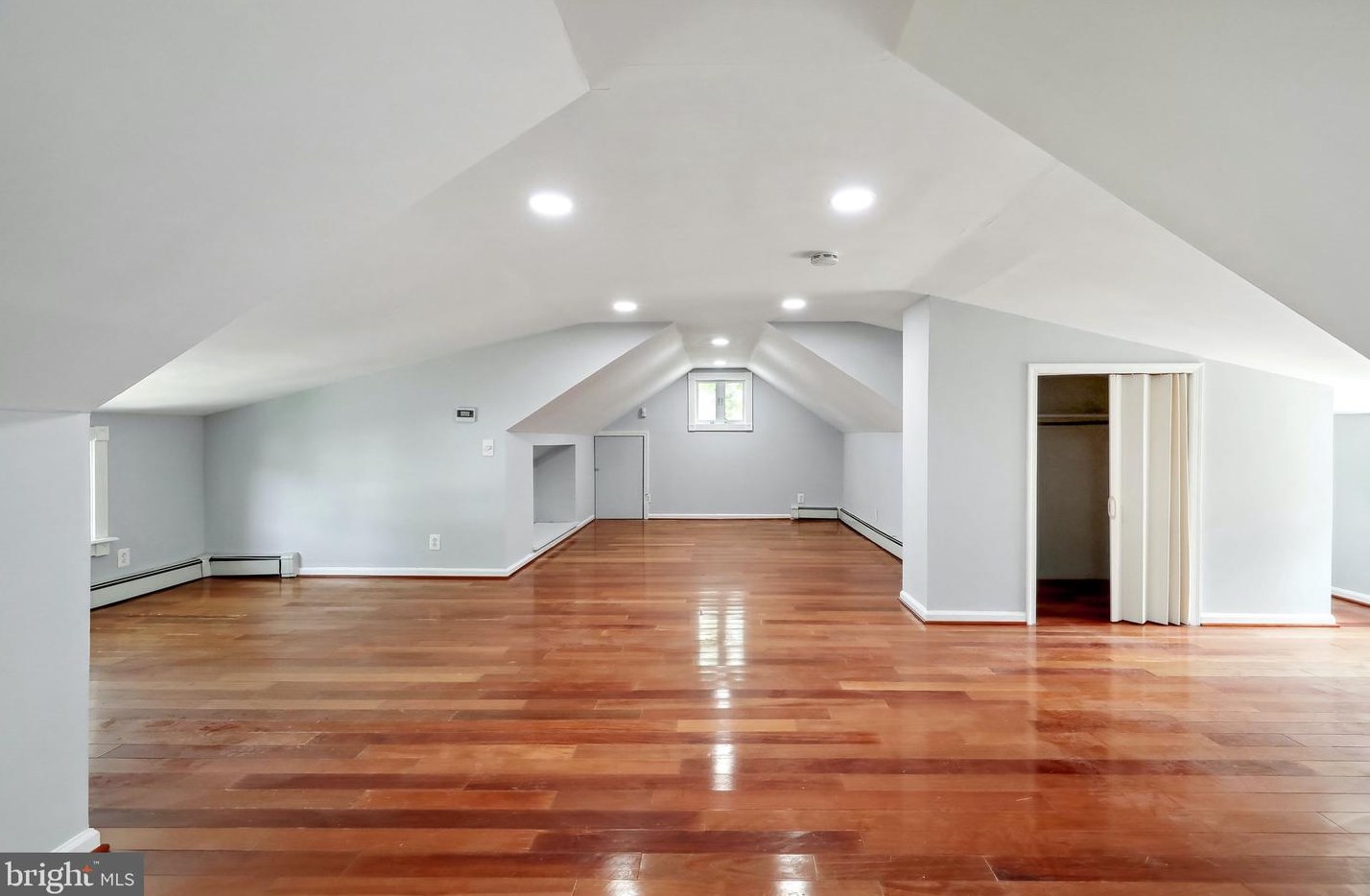 5520 Russell Ave, Camden NJ 08109-1346 exterior