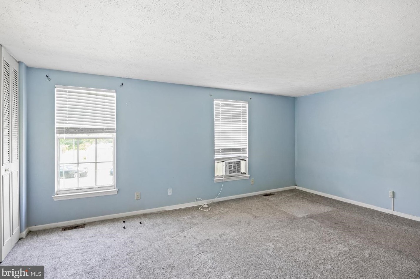 127 Villa Knoll Ct, Erial NJ  08081-2921 exterior