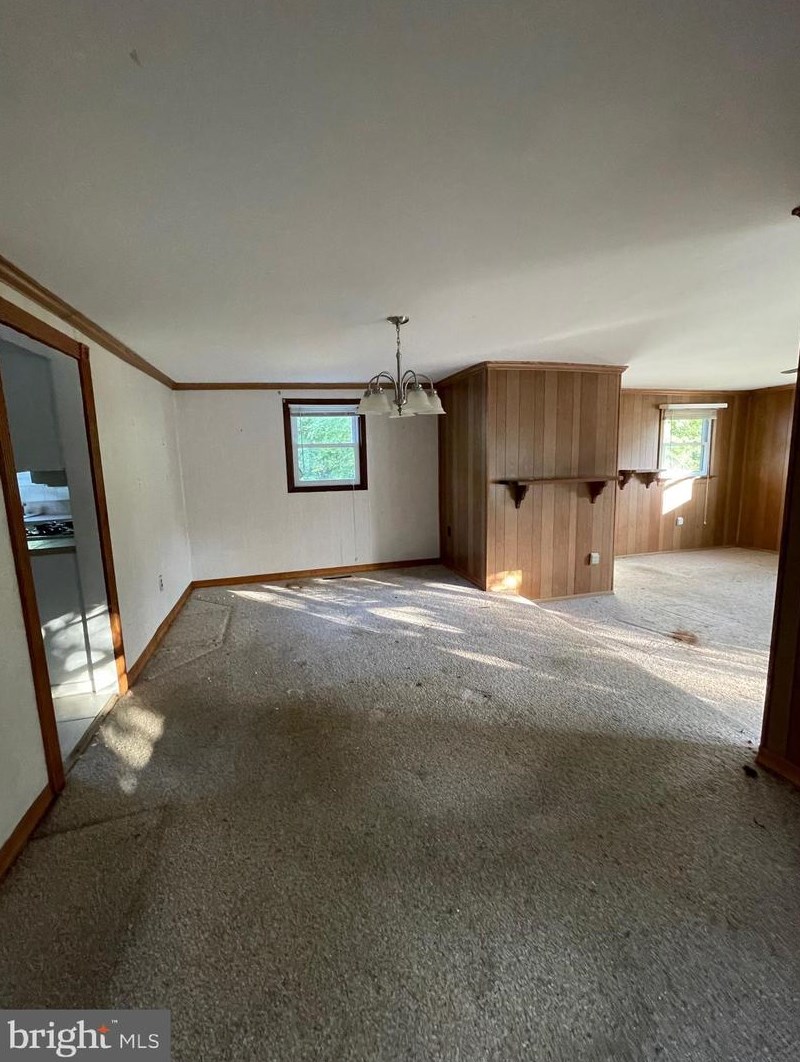 214 Cross Keys Rd, Berlin Boro NJ  08009-9450 exterior