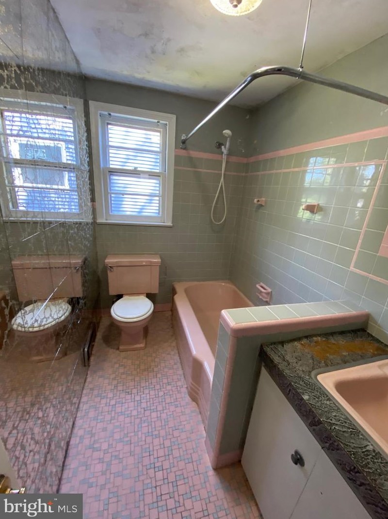 509 Strawbridge Ave, Camden NJ  08108-1814 exterior