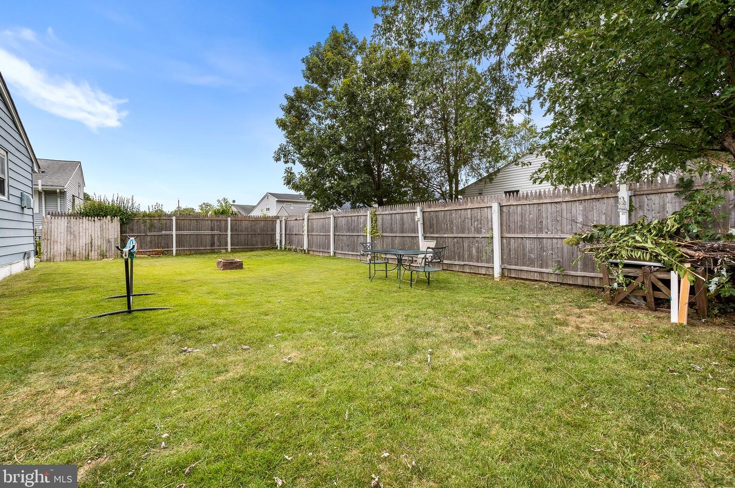 2633 Finlaw Ave, Camden NJ 08109-3117 exterior