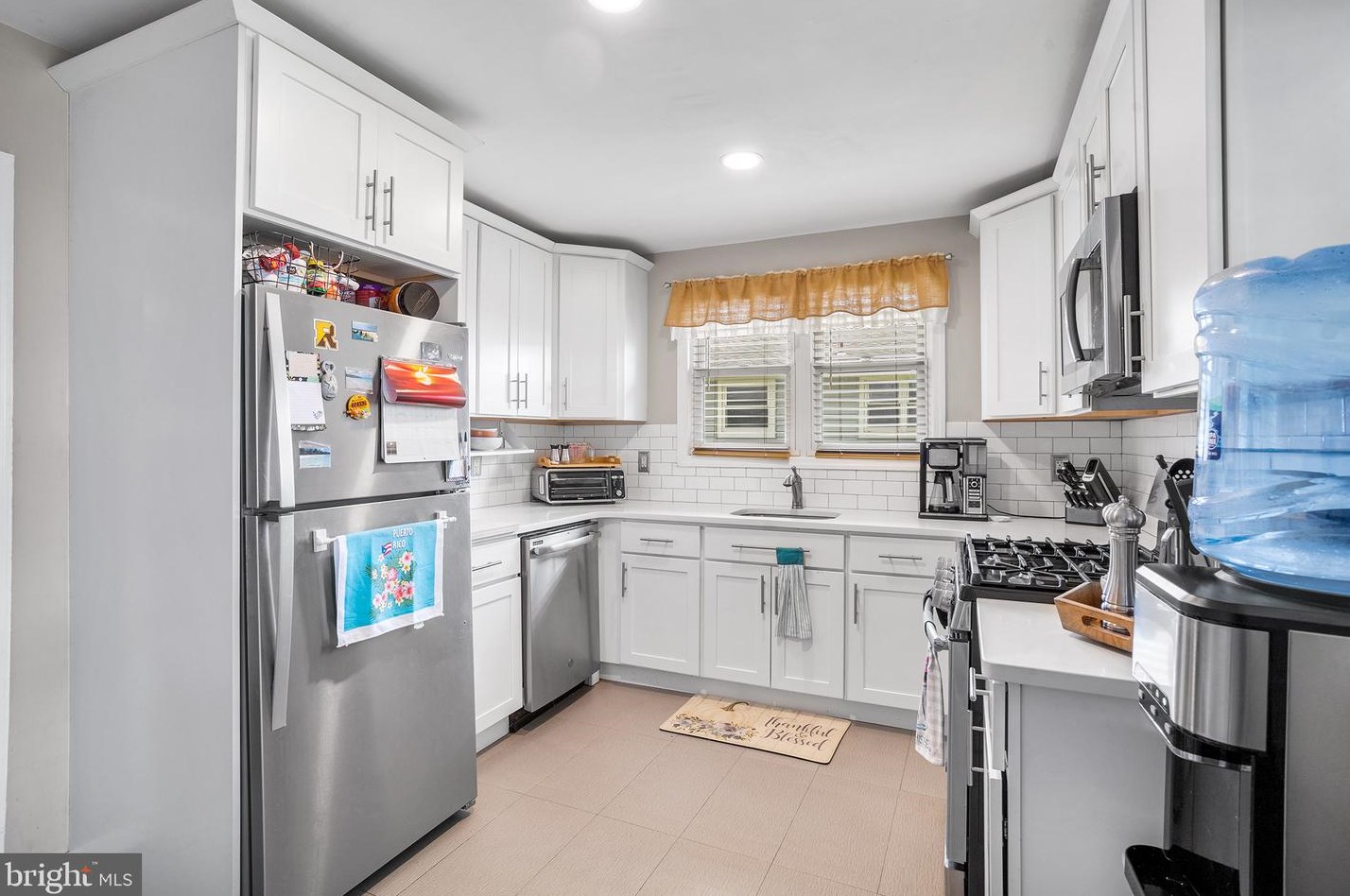 2633 Finlaw Ave, Camden NJ 08109-3117 exterior