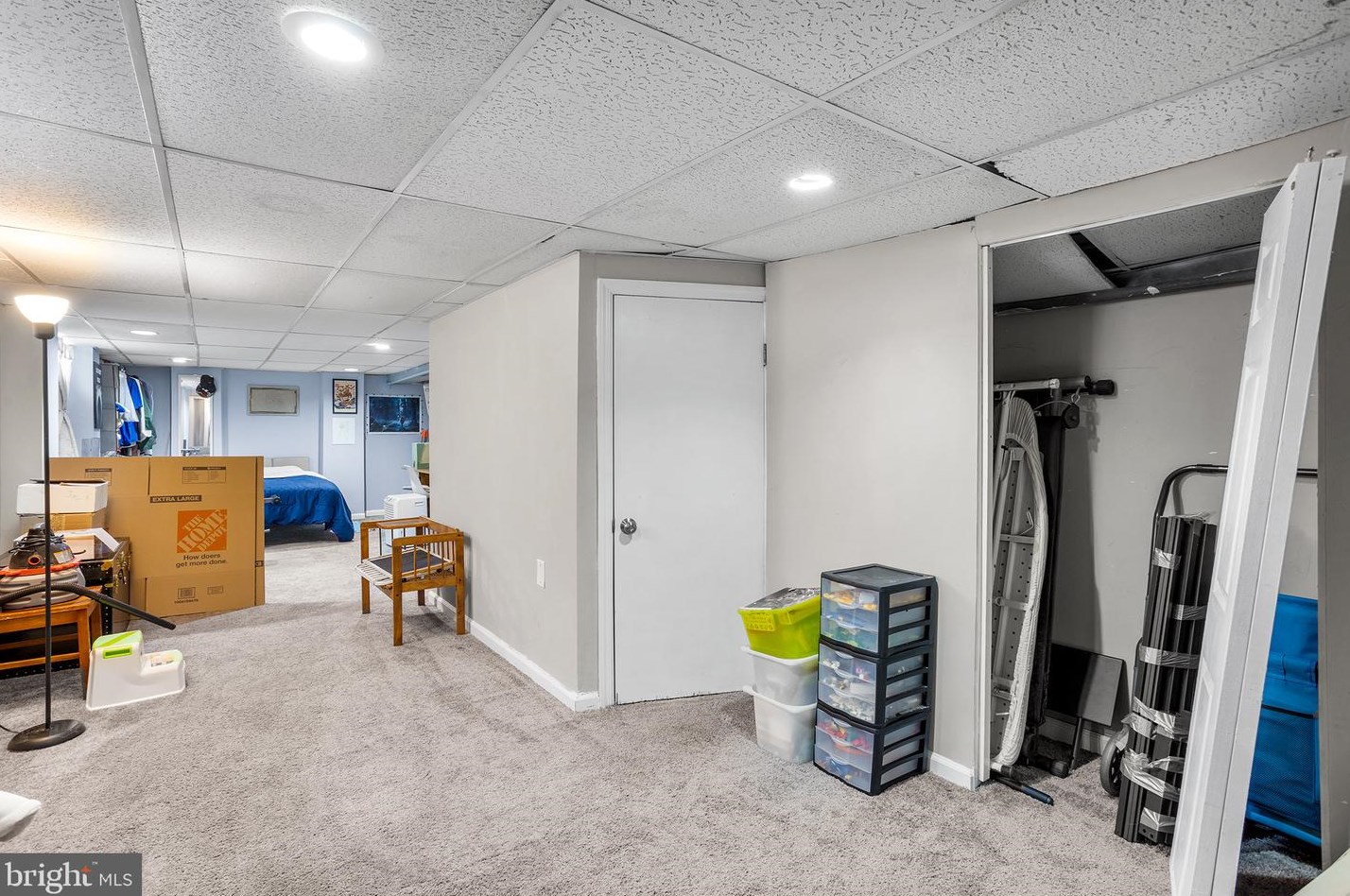 2633 Finlaw Ave, Camden NJ 08109-3117 exterior