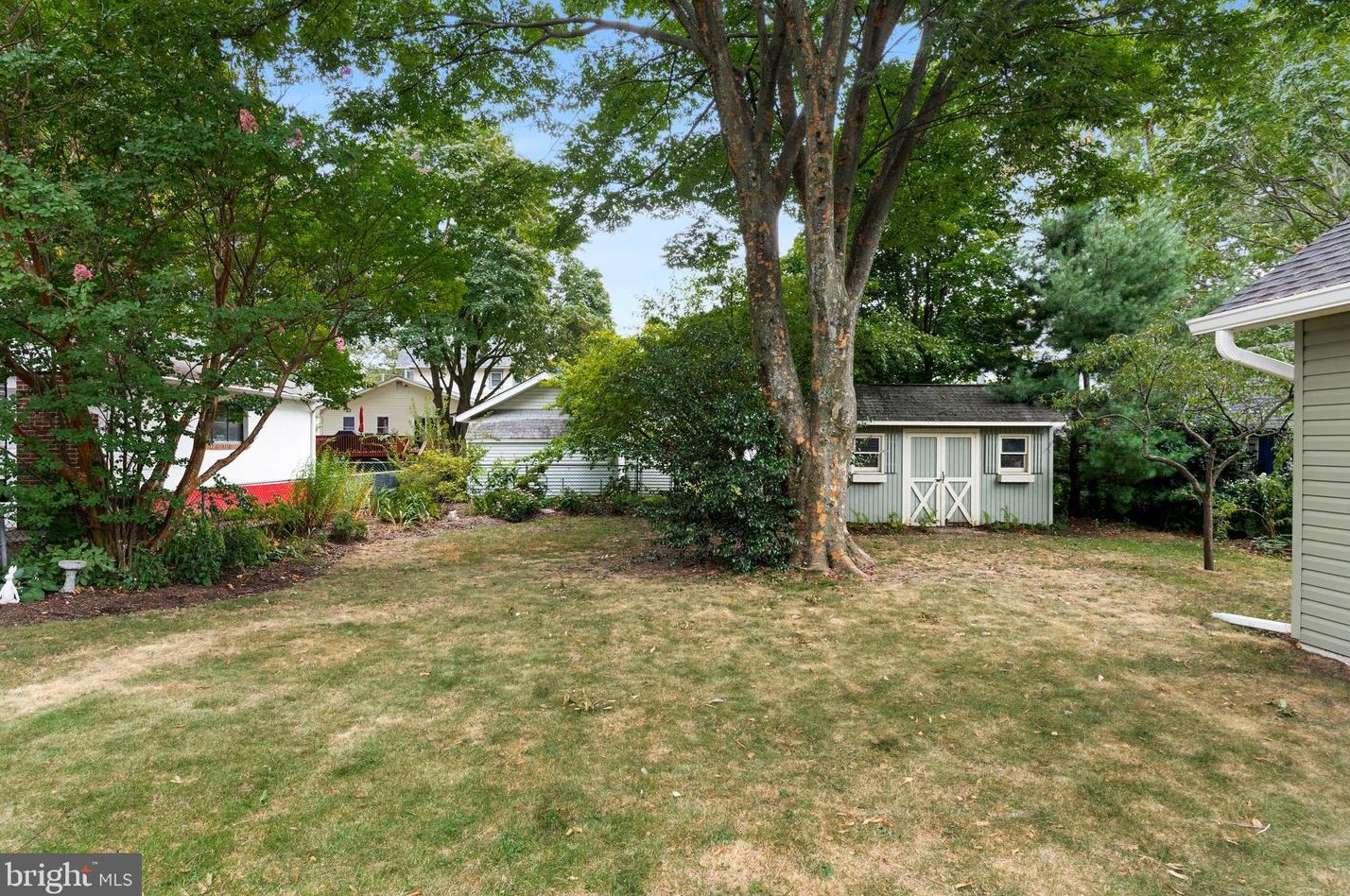 6348 Irving Ave, Camden NJ 08109-2419 exterior