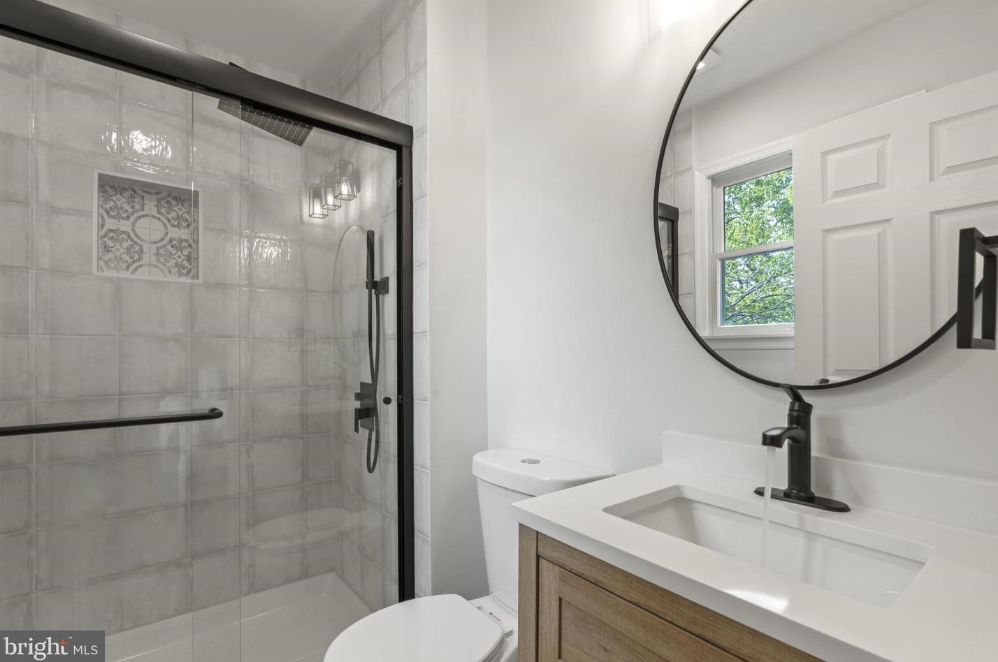 307 Cooper St, Camden NJ  08102-1116 exterior