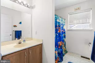 4 Lexington Park Rd, Sicklerville, NJ 08081 - Photo 29