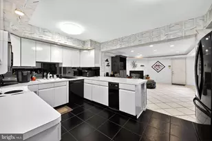 203 Sunshine Lakes Dr, Voorhees, NJ 08043 - Photo 9