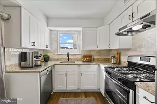 13 Lamont Ct, Sicklerville, NJ 08081 - Photo 9