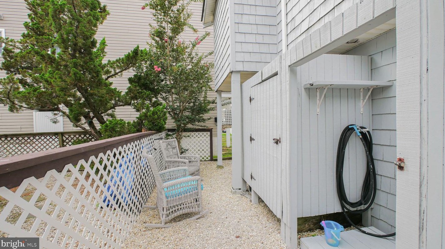 308 33rd St, Ocean City NJ  08226-2020 exterior