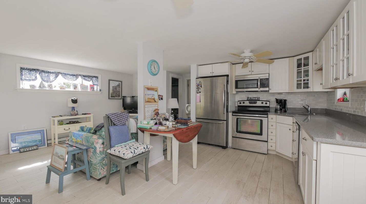 308 33rd St, Ocean City NJ  08226-2020 exterior