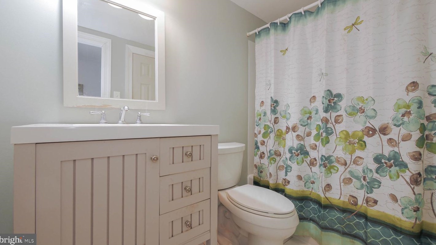 308 33rd St, Ocean City NJ  08226-2020 exterior