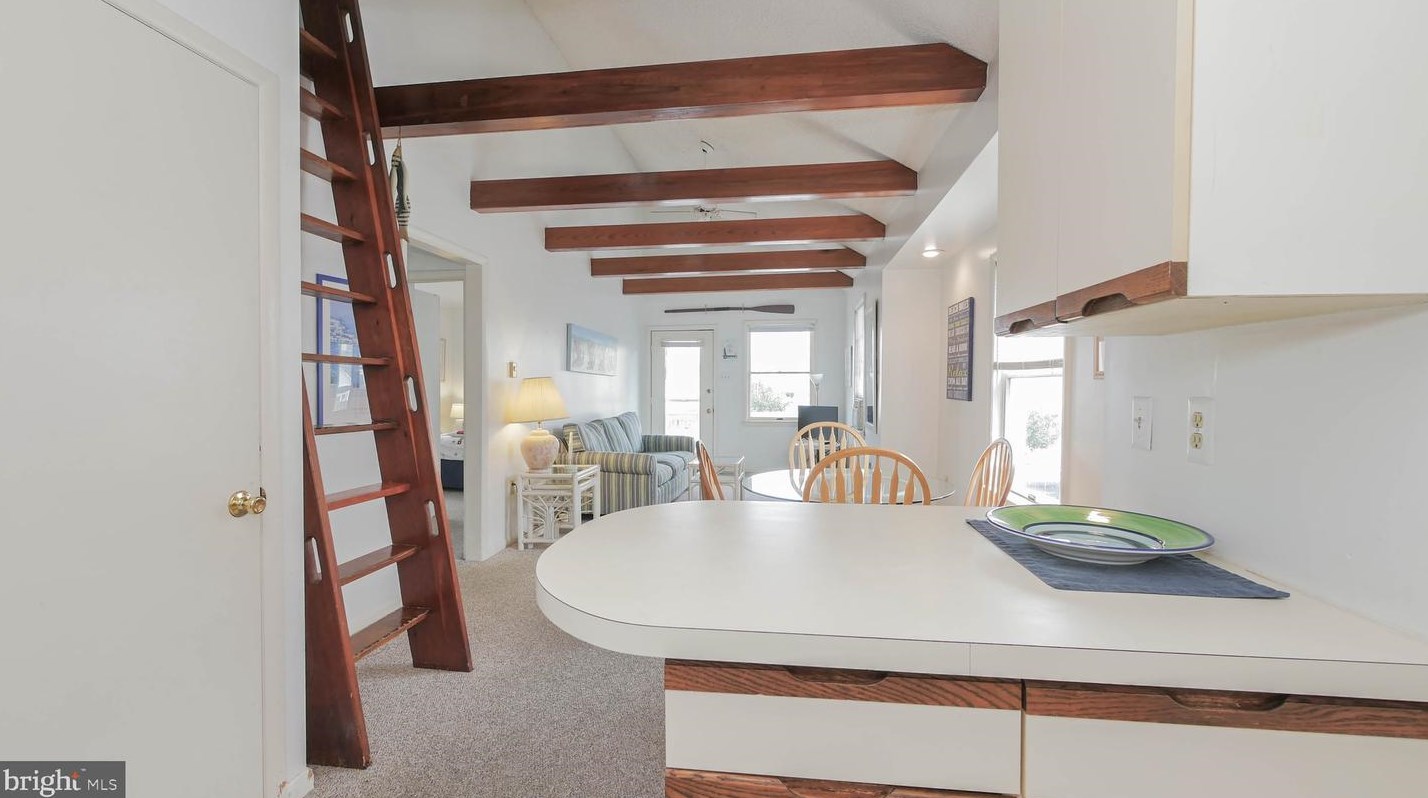 308 33rd St, Ocean City NJ  08226-2020 exterior