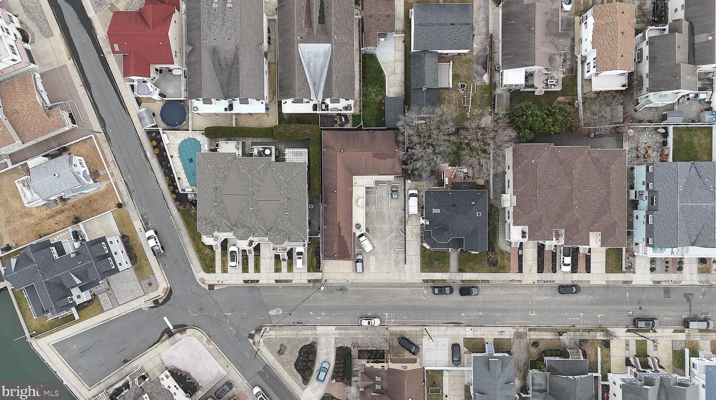 231 Buttercup Rd, Wildwood Crest NJ  08260-1319 exterior