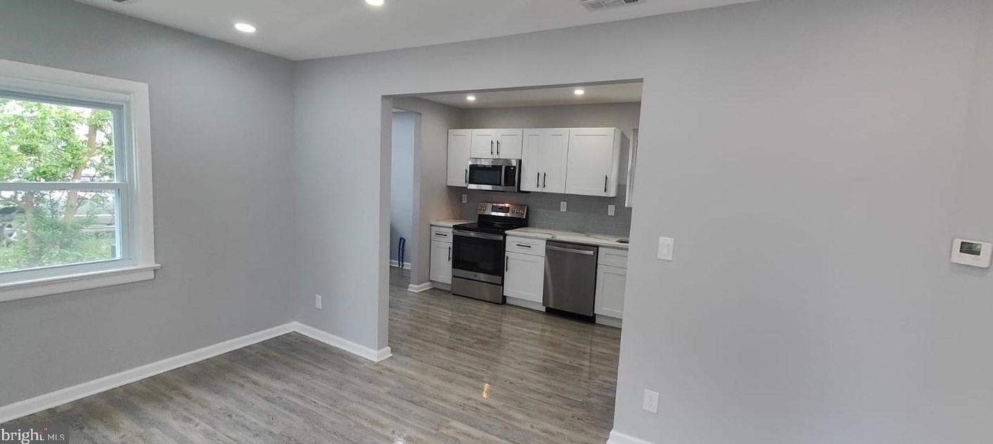 212 Langs Ave, Miami Beach NJ 08251-2225 exterior