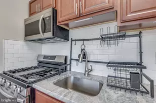 222 E Burk Ave, Wildwood, NJ 08260 - Photo 3