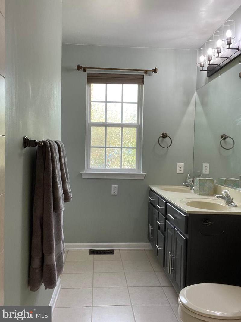 505 Spruce St, Aura NJ 08028-3346 exterior