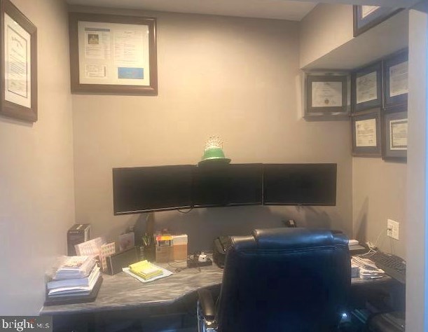 751 Elmhurst Pl, Aura NJ  08028-3013 exterior