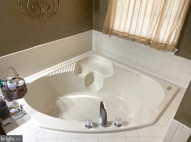 751 Elmhurst Pl, Aura NJ  08028-3013 exterior