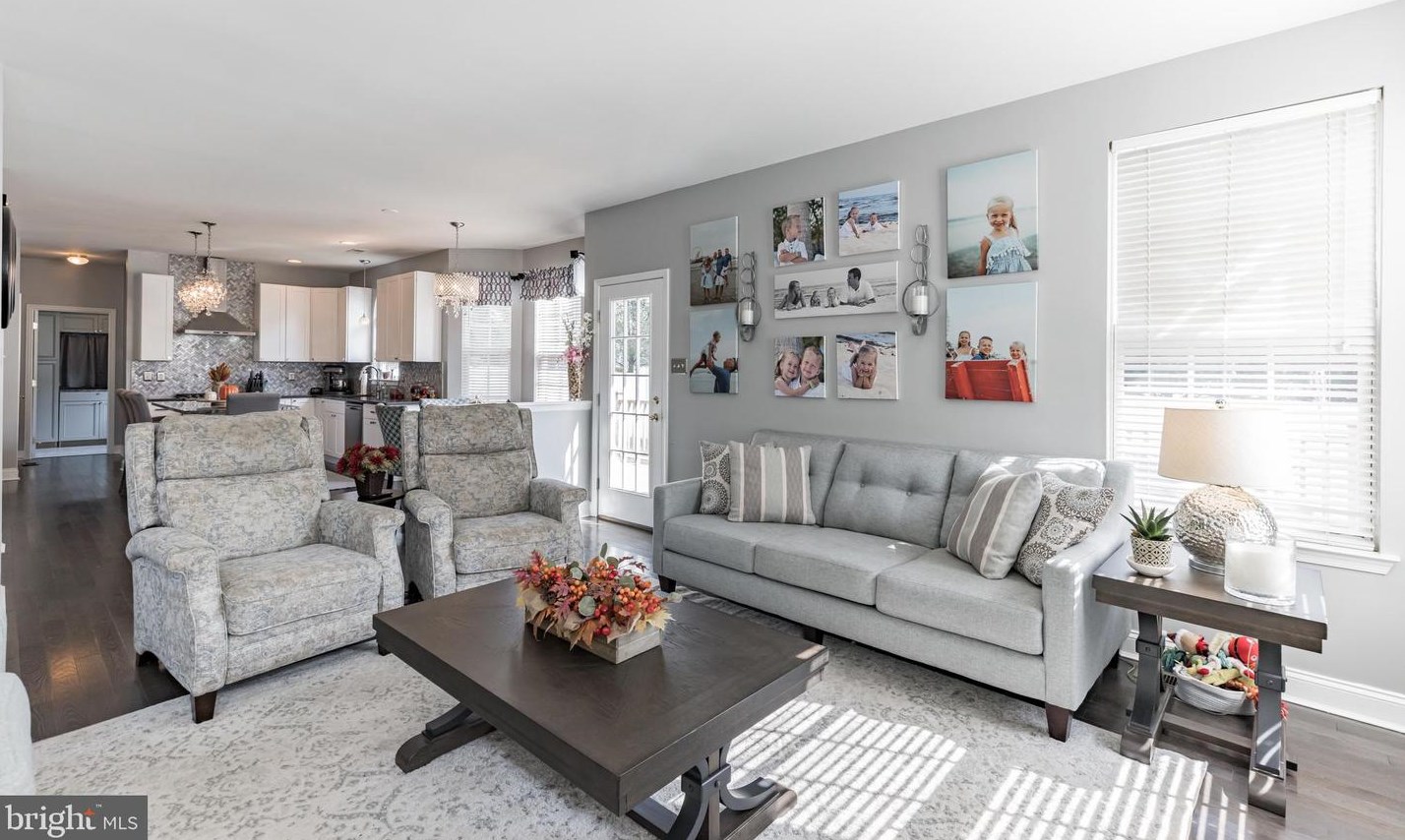 37 Ealey Ct, Aura NJ 08028-3016 exterior