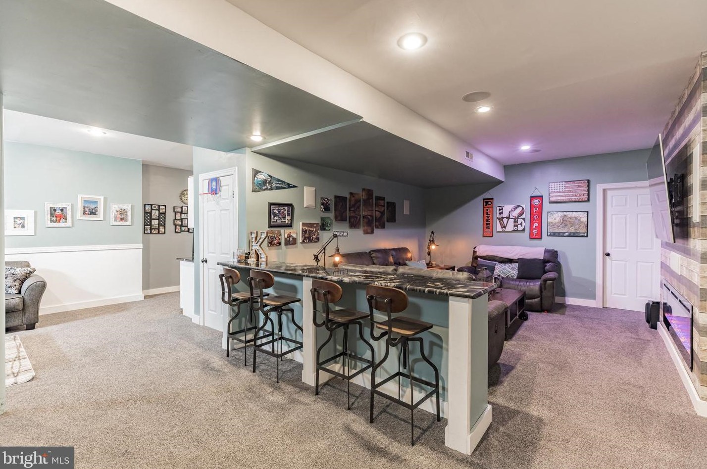 37 Ealey Ct, Aura NJ 08028-3016 exterior