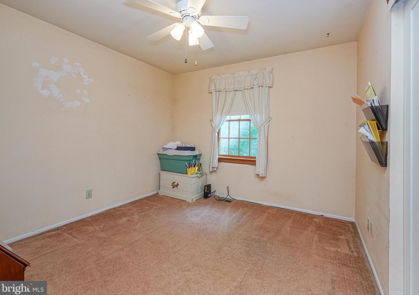 12 Hardwood Ct, Aura NJ 08028-9635 exterior