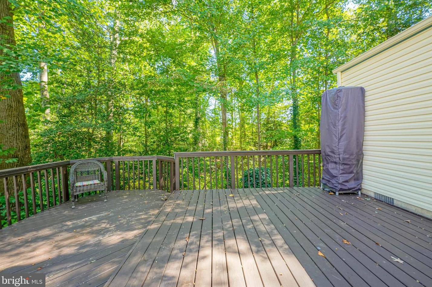 12 Hardwood Ct, Aura NJ 08028-9635 exterior