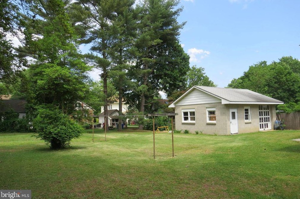 221 Villanova Rd, Aura NJ  08028-2141 exterior