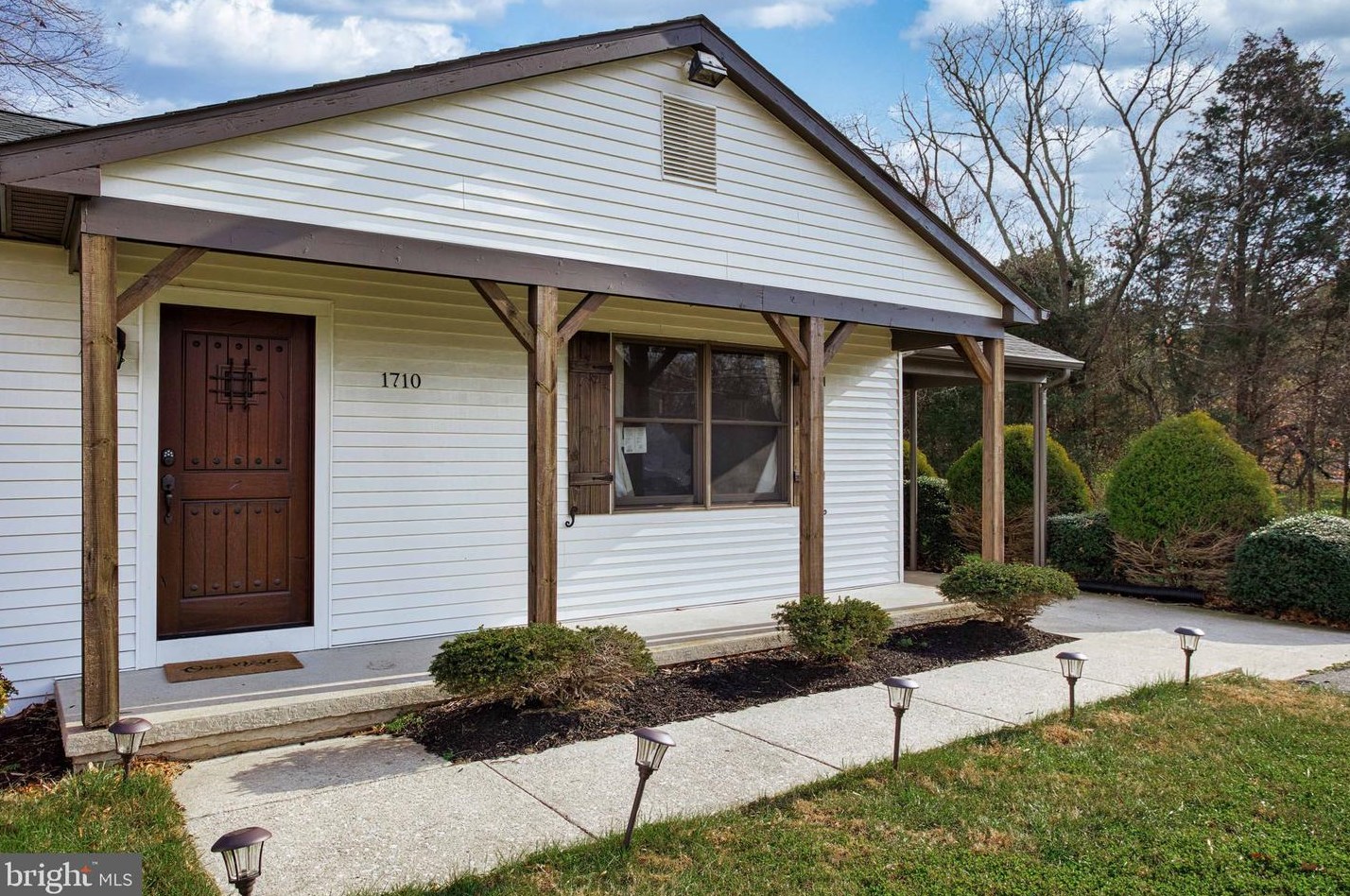 1710 Academy St, Aura NJ  08028-8372 exterior