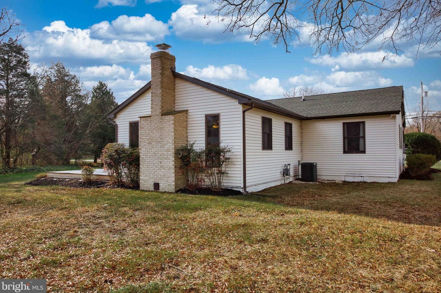 1710 Academy St, Aura NJ  08028-8372 exterior