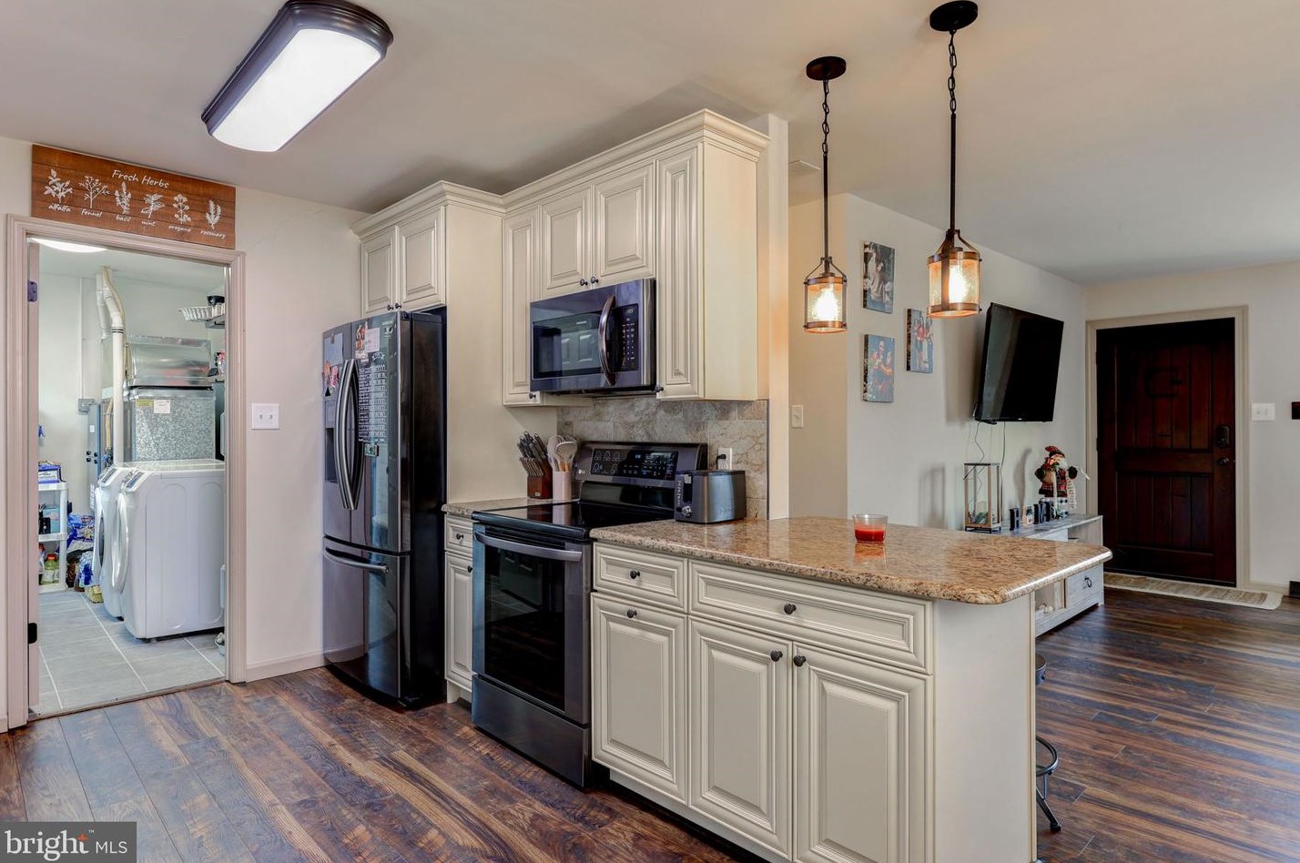 1710 Academy St, Aura NJ  08028-8372 exterior