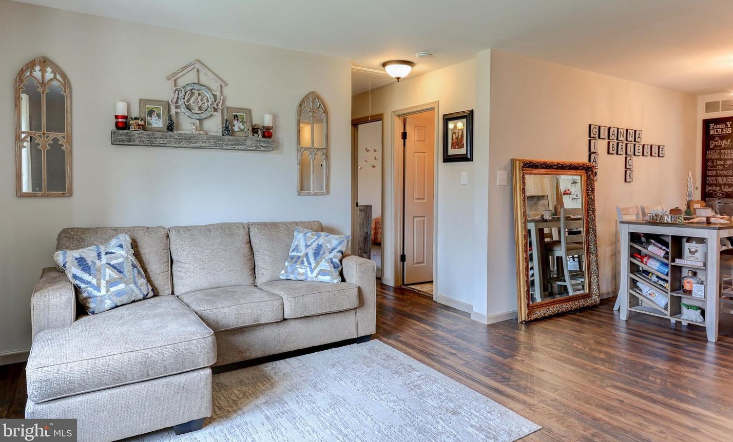 1710 Academy St, Aura NJ  08028-8372 exterior