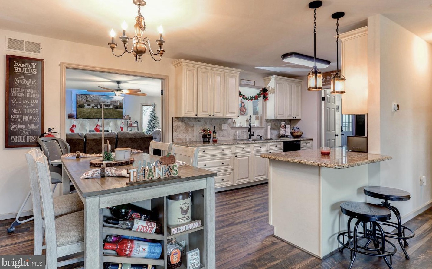 1710 Academy St, Aura NJ  08028-8372 exterior