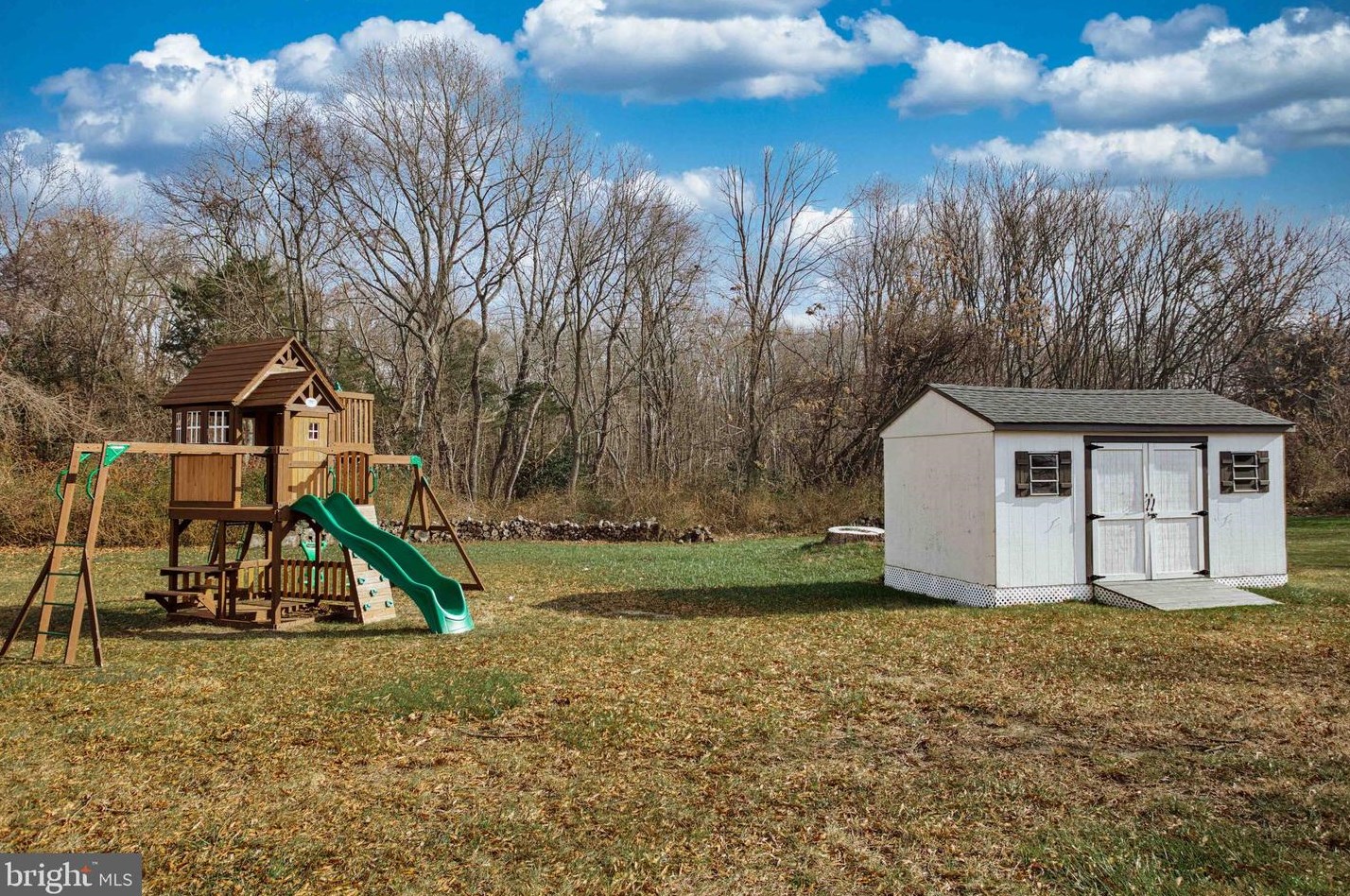 1710 Academy St, Aura NJ  08028-8372 exterior