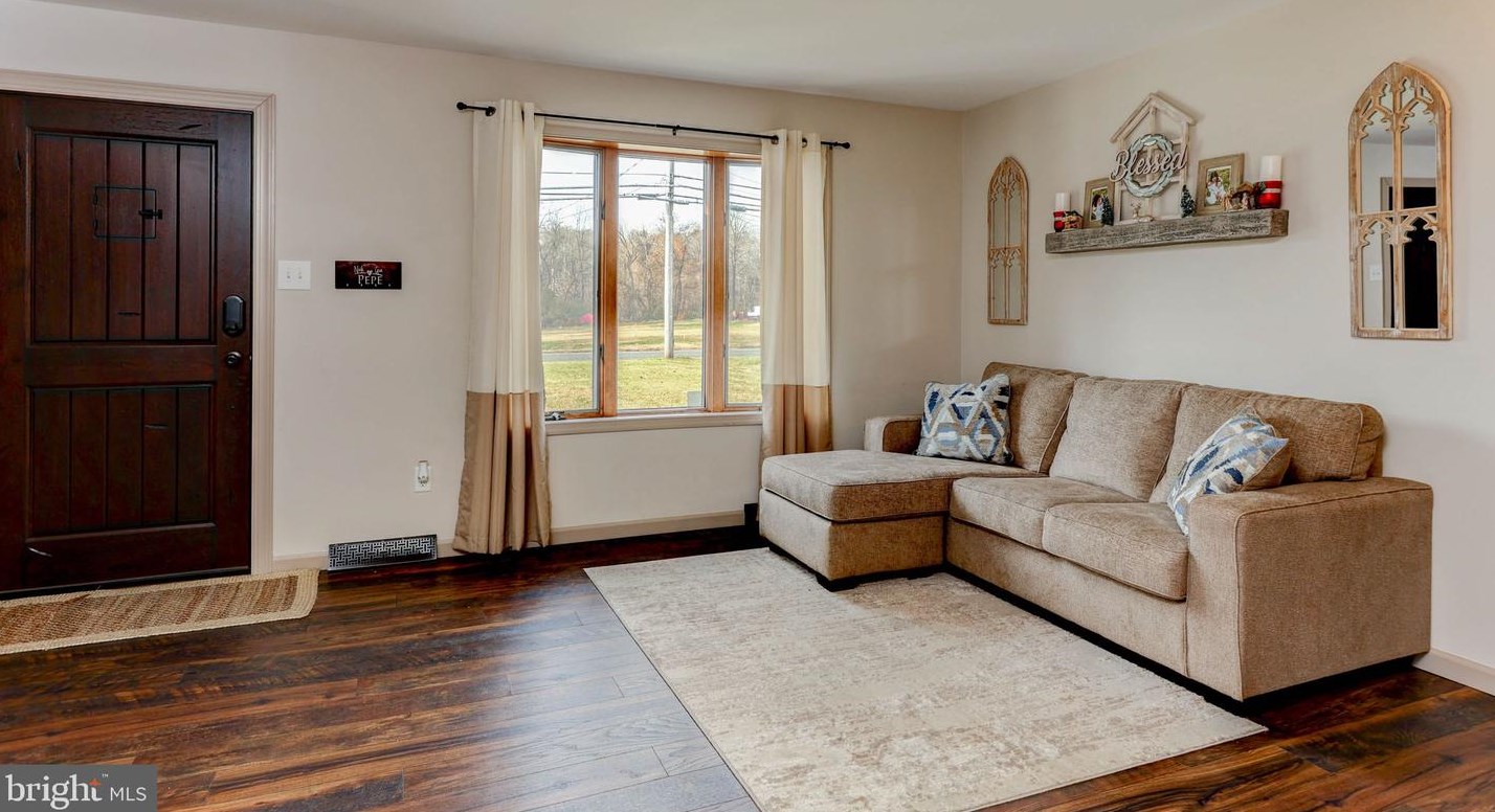 1710 Academy St, Aura NJ  08028-8372 exterior