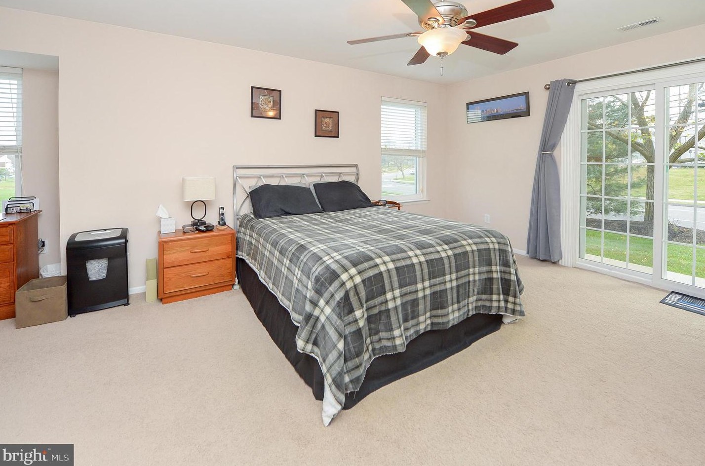 89 Yellowwood Ct, Aura NJ 08028-2812 exterior