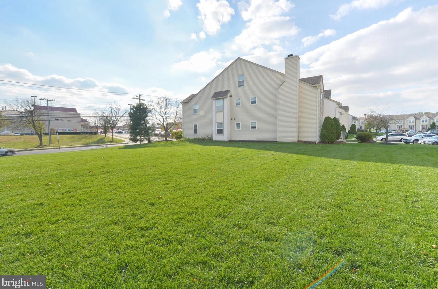 89 Yellowwood Ct, Aura NJ 08028-2812 exterior