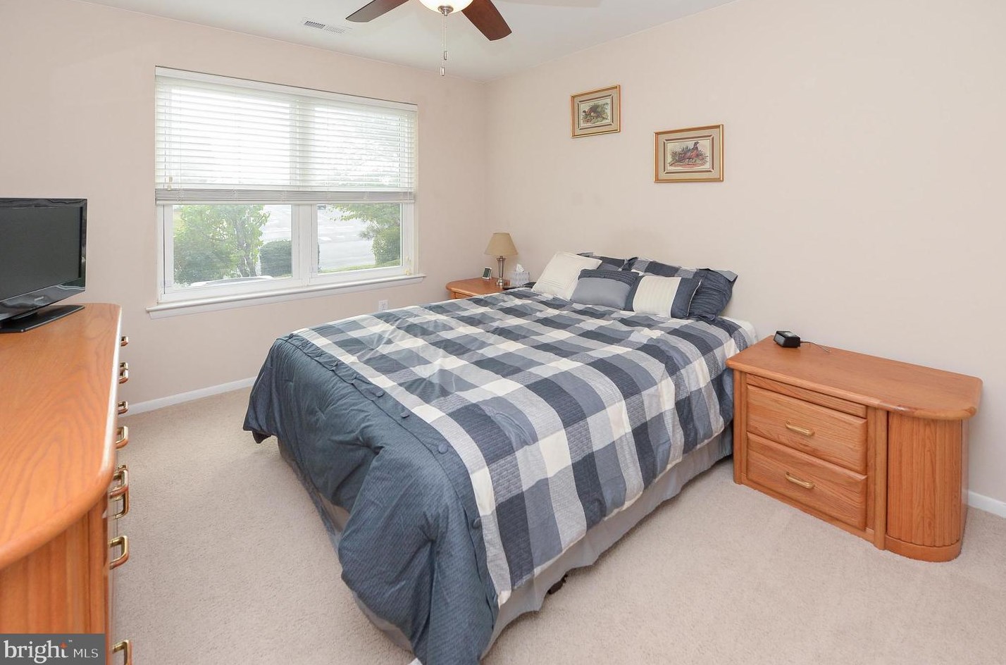 89 Yellowwood Ct, Aura NJ 08028-2812 exterior