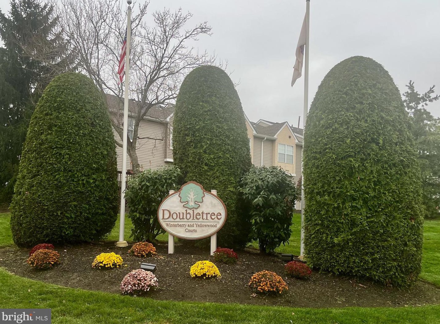 89 Yellowwood Ct, Aura NJ 08028-2812 exterior