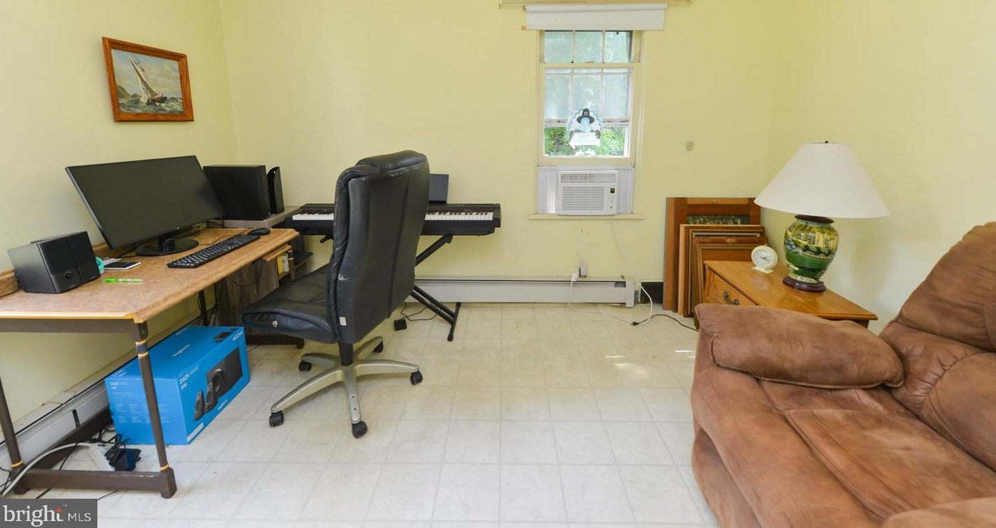 15 Euclid Ave, Aura NJ  08028-8388 exterior