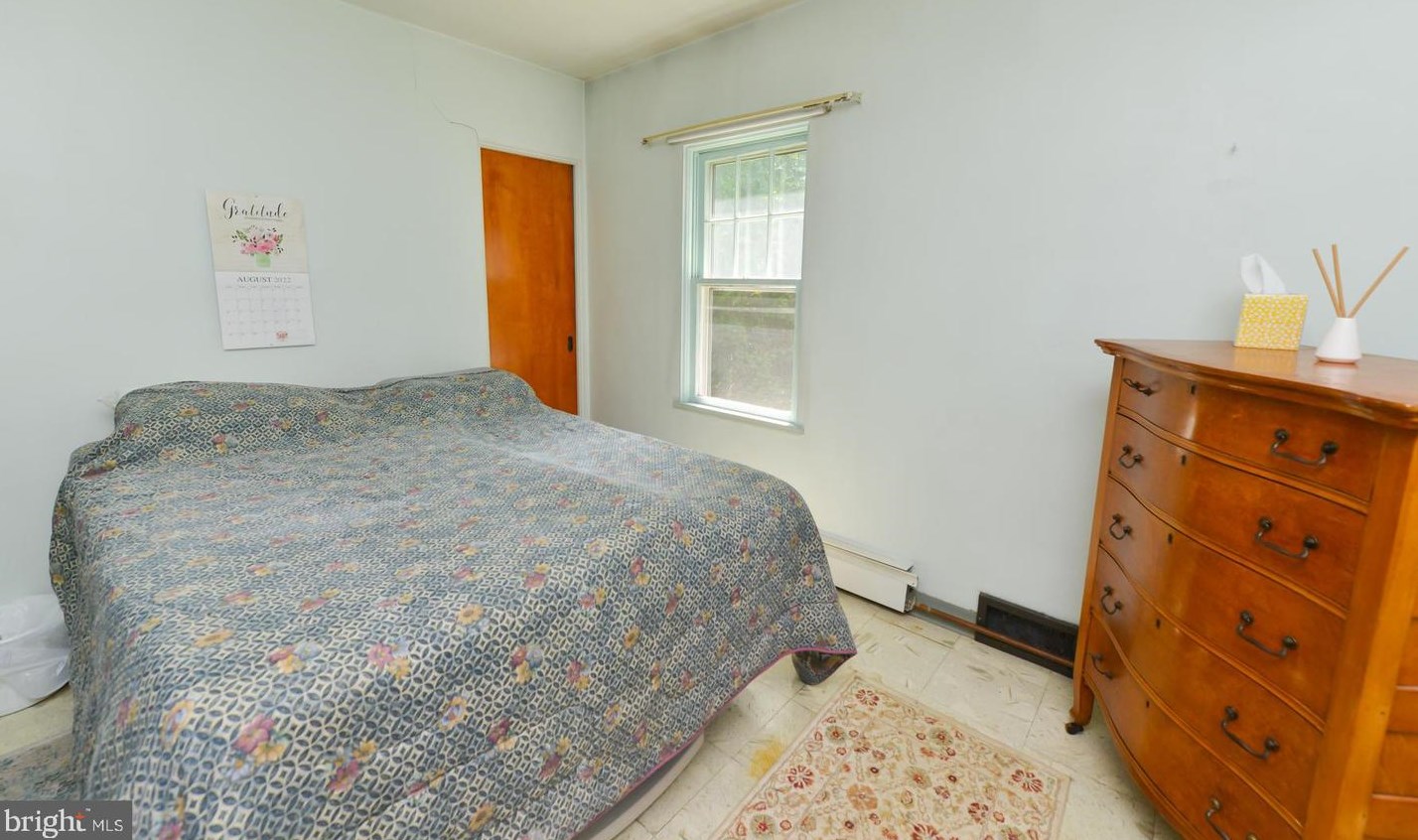 15 Euclid Ave, Aura NJ  08028-8388 exterior